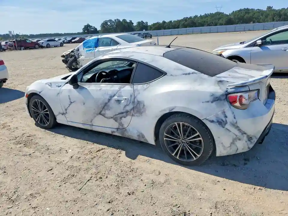 JF1ZNAA1XD2710836 2013 SCION FR-S BASE-1