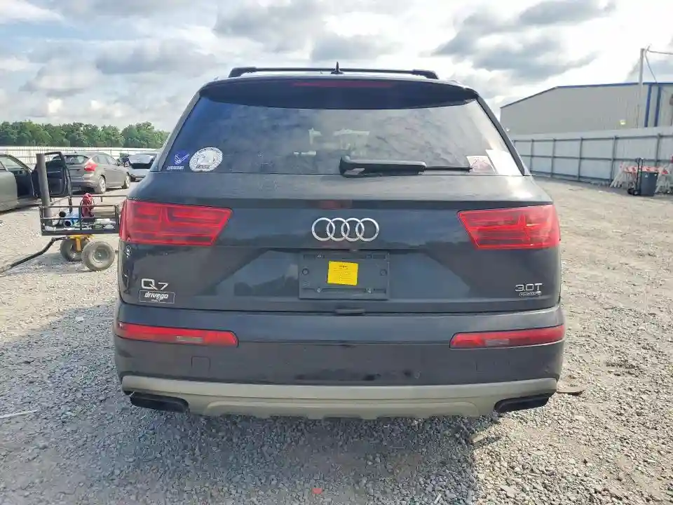 WA1LAAF78JD011742 2018 AUDI Q7-5