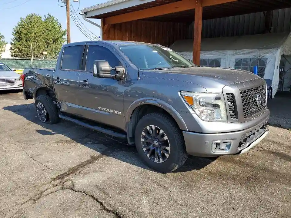1N6AA1E55JN538979 2018 NISSAN TITAN-3