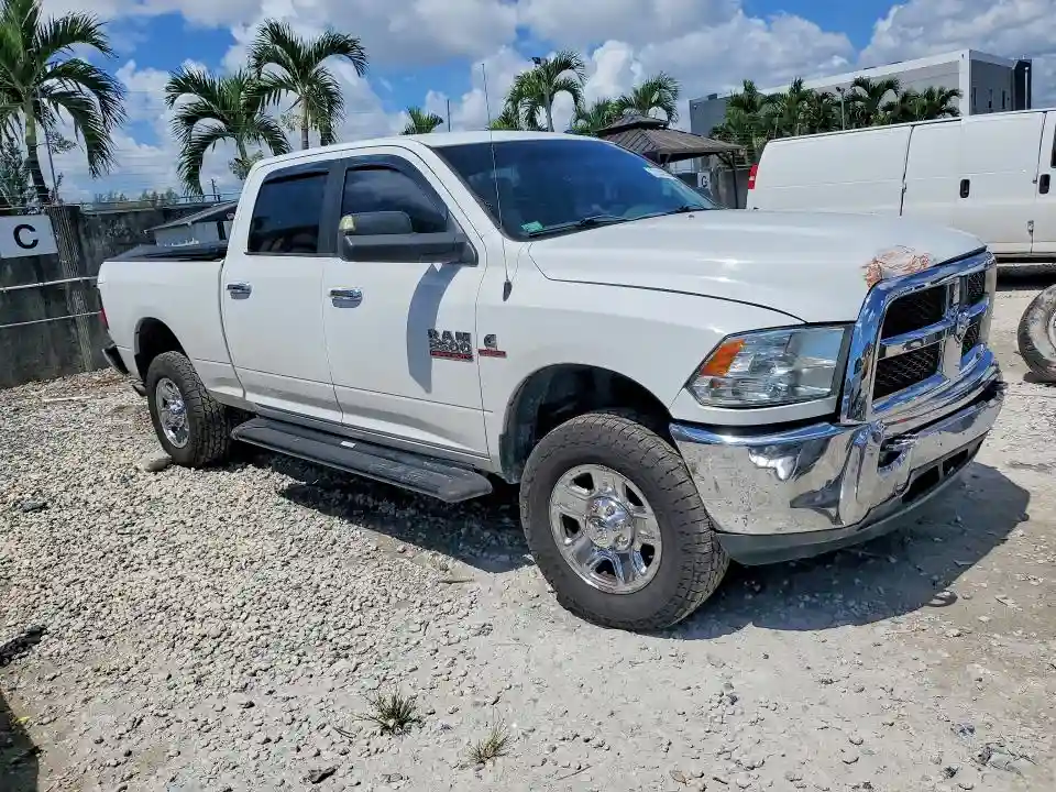 3C6UR5DLXJG398282 2018 RAM 2500-3