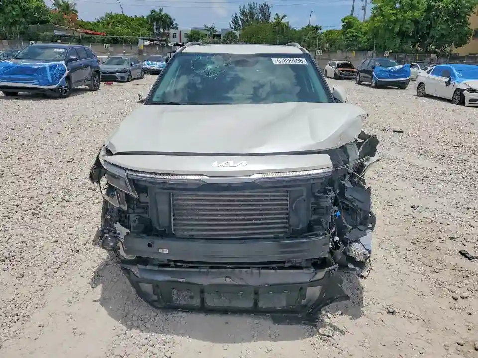 KNDERCAAXP7409905 2023 KIA SELTOS-4