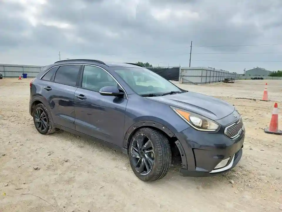 KNDCC3LC0J5135639 2018 KIA NIRO-3