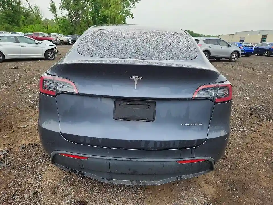 7SAYGDEEXPF698951 2023 TESLA MODEL Y-5