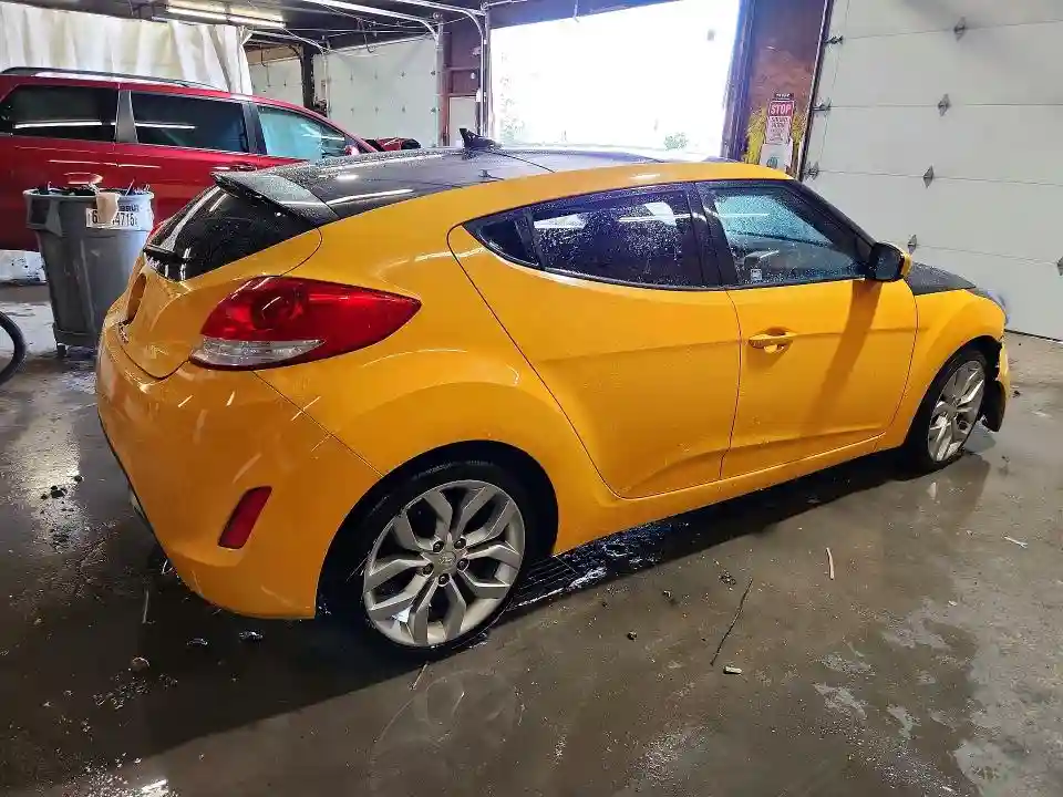 KMHTC6AD2CU078667 2012 HYUNDAI VELOSTER-2