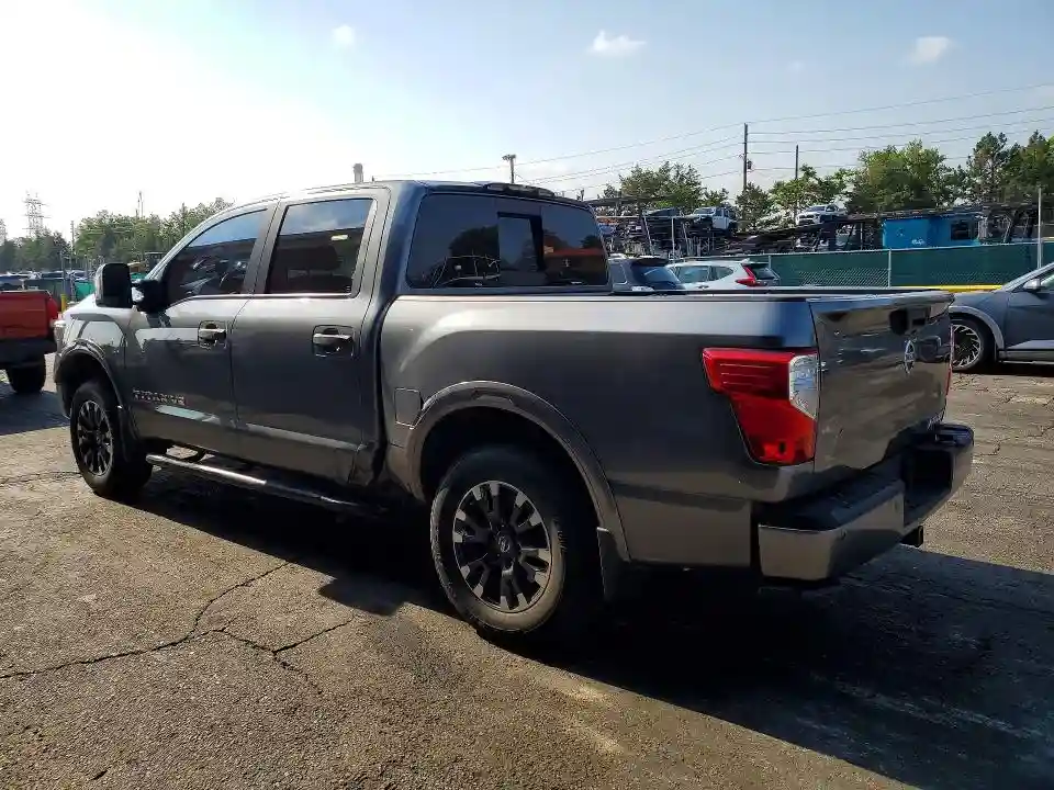 1N6AA1E55JN538979 2018 NISSAN TITAN-1