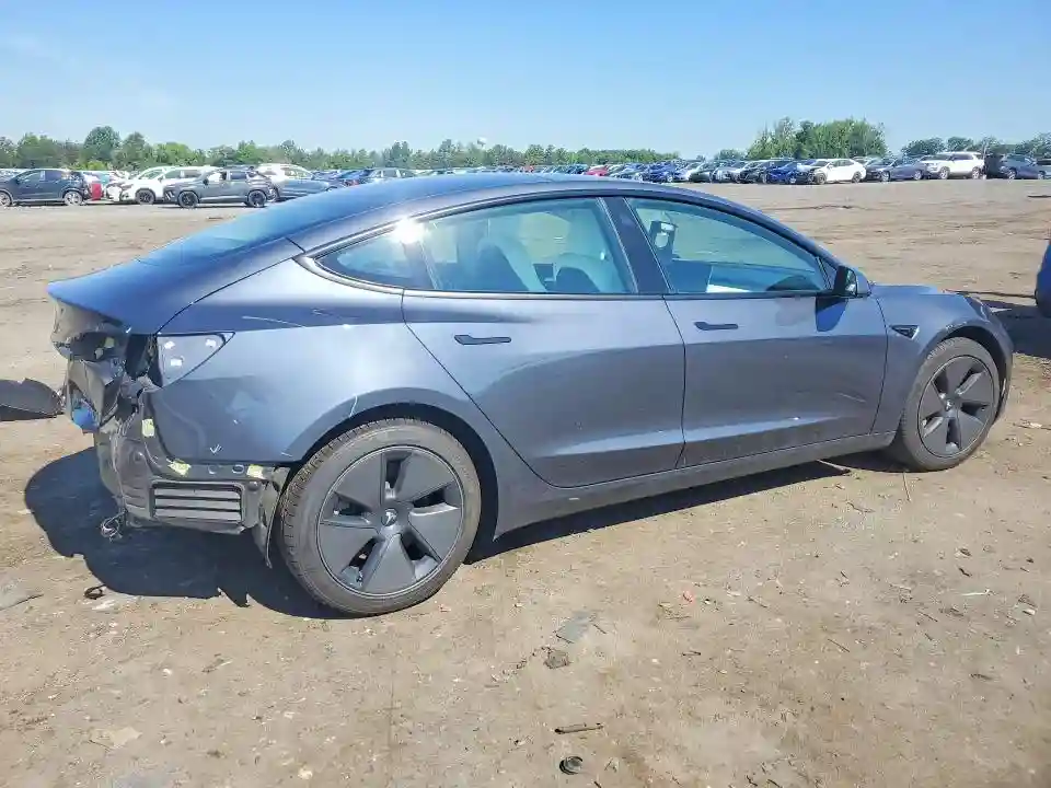 5YJ3E1EB4NF339450 2022 TESLA MODEL 3-2