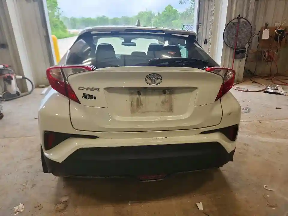 NMTKHMBX0JR013184 2018 TOYOTA C-HR-5