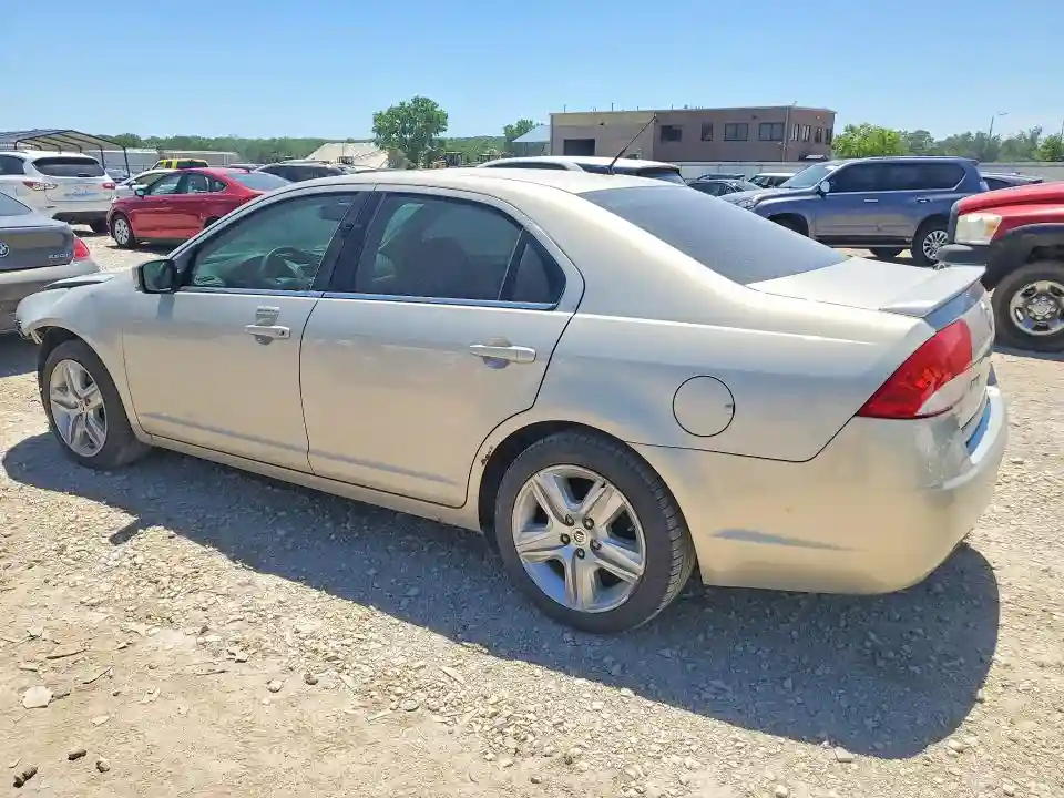 3MEHM0HA2AR642675 2010 MERCURY MILAN FWD-1