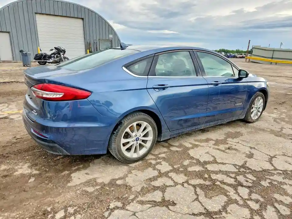 3FA6P0LU3KR130884 2019 FORD FUSION-2