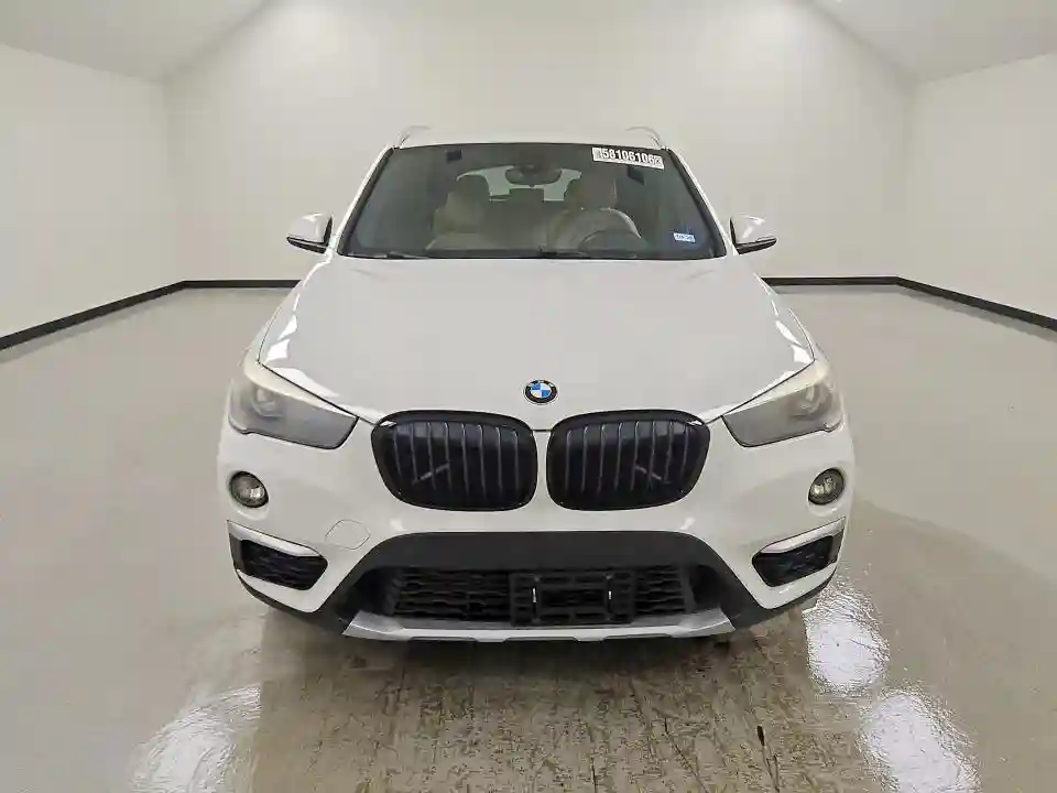 WBXHU7C38J5H39715 2018 BMW X1-4