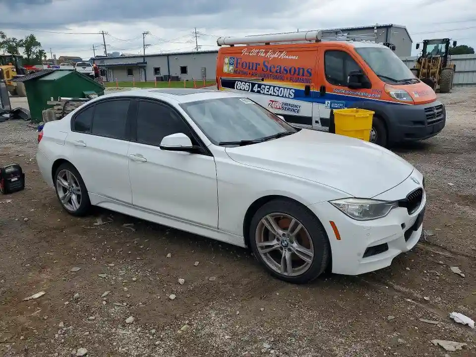 WBA3B9C58FF589711 2015 BMW 3 SERIES-3