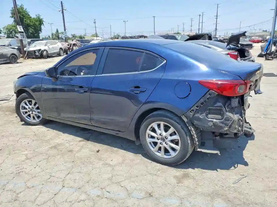3MZBN1U78JM239640 2018 MAZDA 3-1