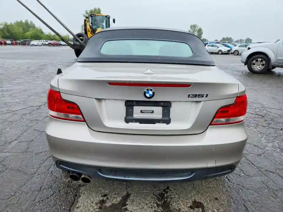 WBAUN7C53CVM26496 2012 BMW 1 SERIES-5