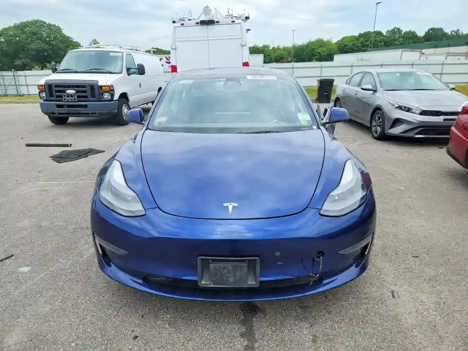 5YJ3E1EA9NF371026 2022 TESLA MODEL 3-4