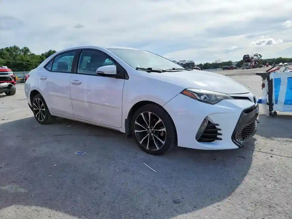 2T1BURHE6JC079702 2018 TOYOTA COROLLA-3