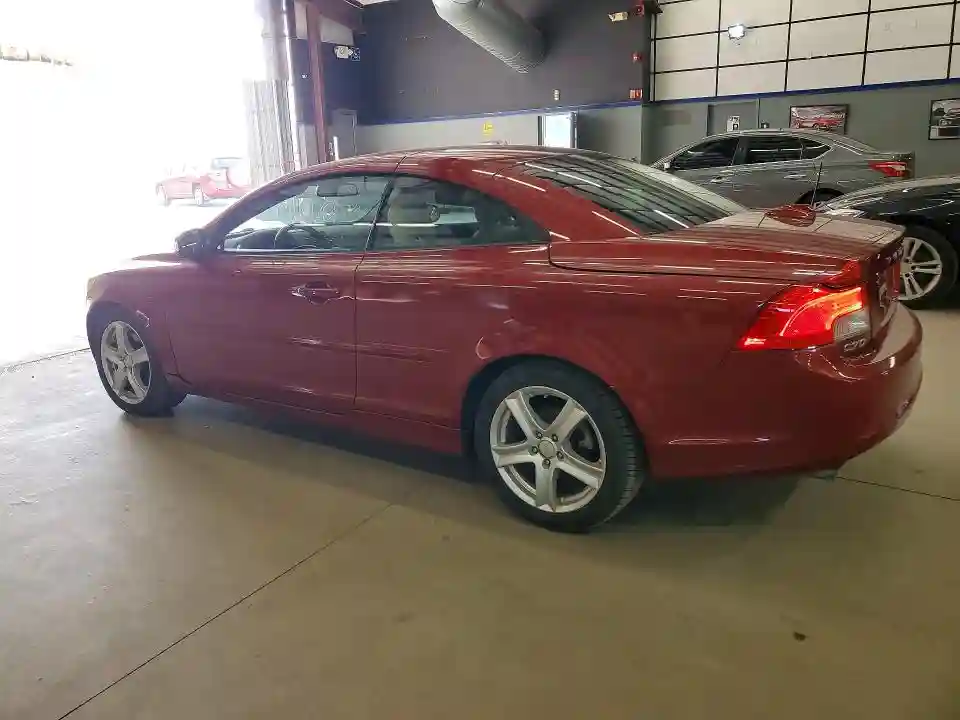 YV1672MC7BJ119757 2011 VOLVO C70-1