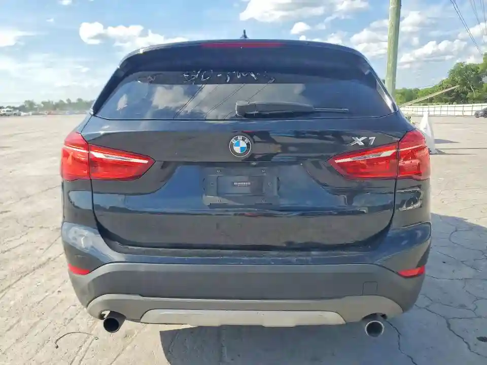 WBXHU7C32J5H41735 2018 BMW X1-5