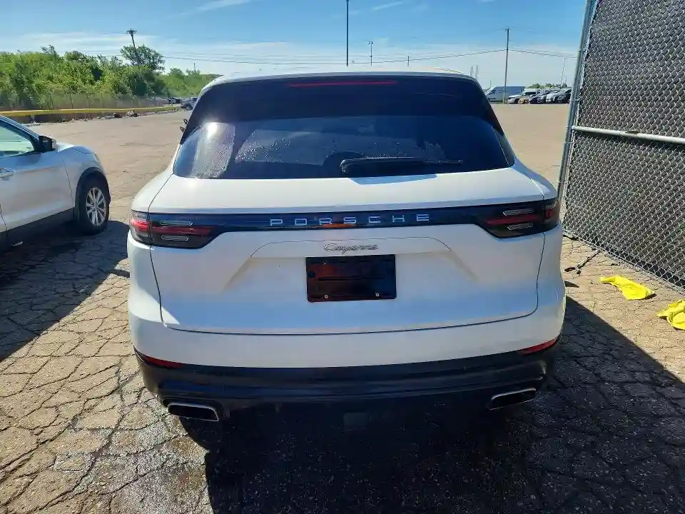 WP1AA2AY6KDA10818 2019 PORSCHE CAYENNE-5