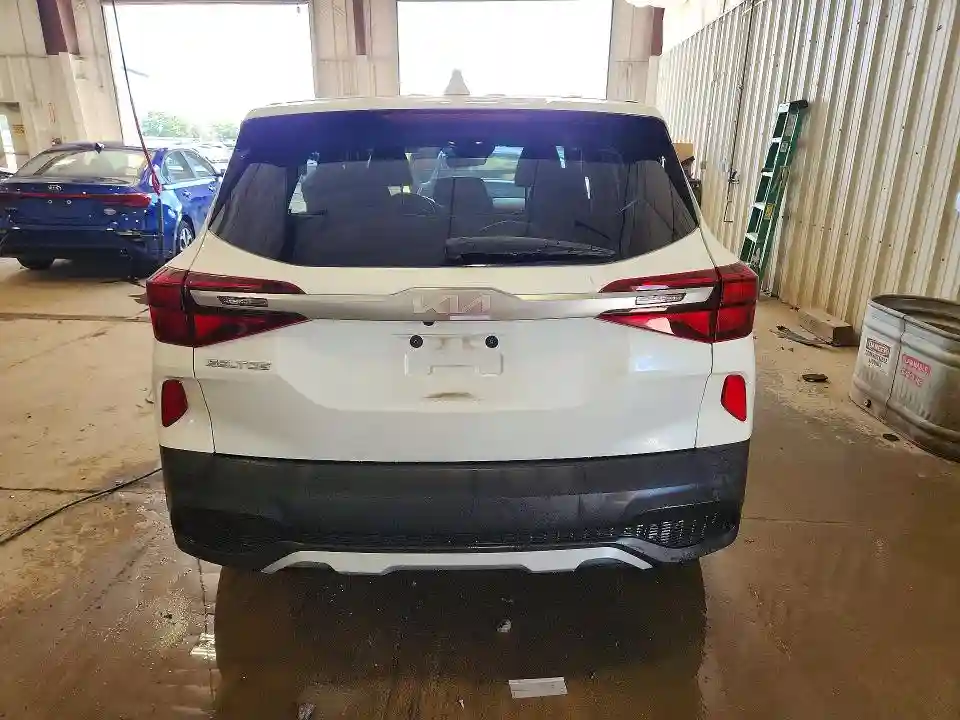 KNDEPCAAXP7438438 2023 KIA SELTOS-5