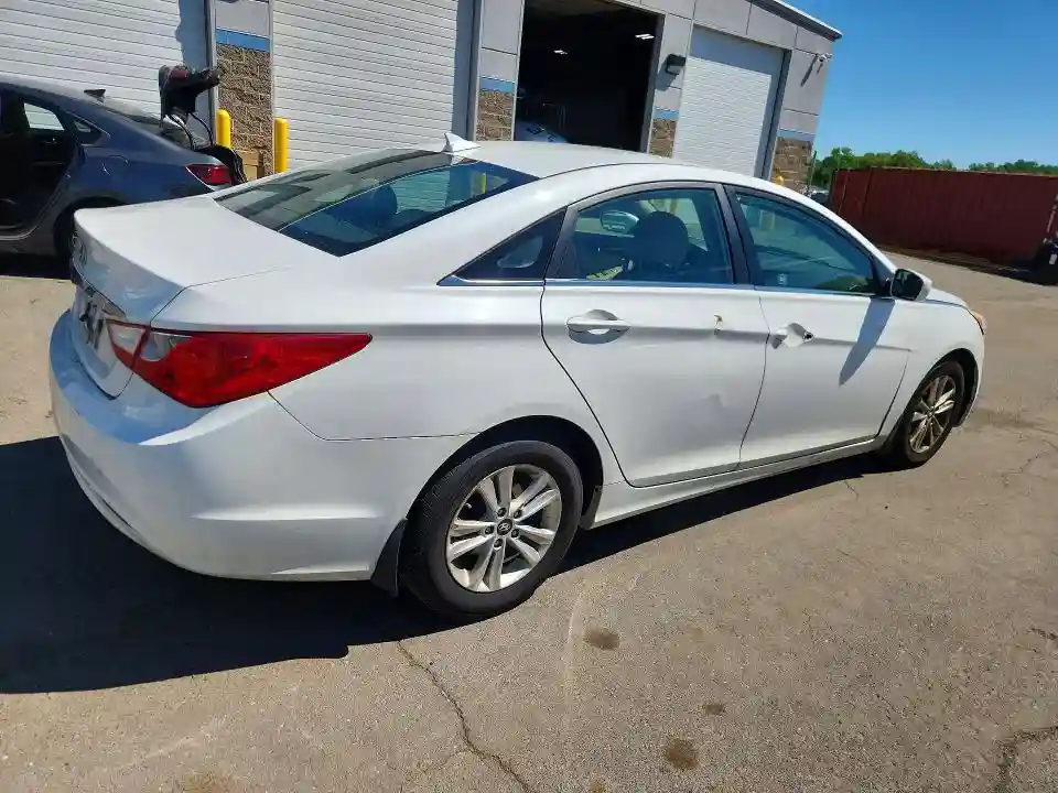 5NPEB4AC6DH785780 2013 HYUNDAI SONATA-2