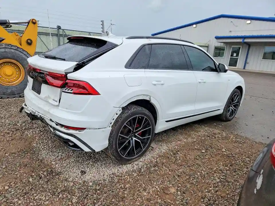 WA1EVBF11ND033652 2022 AUDI Q8-2