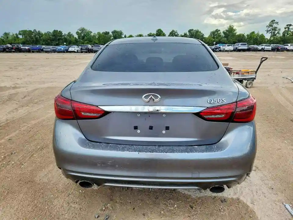 JN1EV7AP9JM361252 2018 INFINITI Q50-5