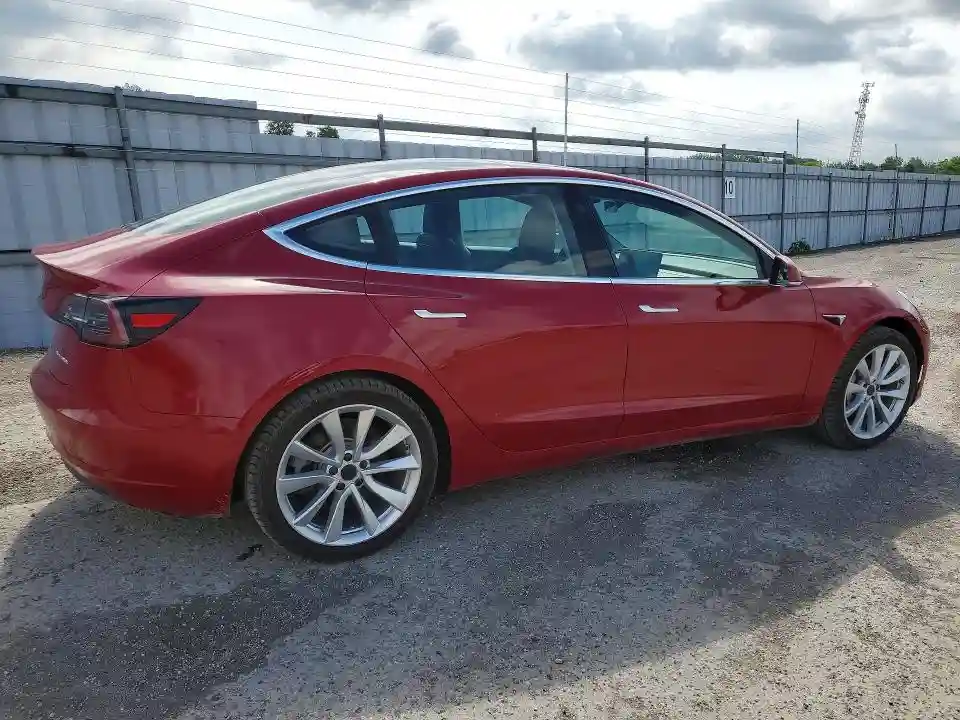 5YJ3E1EB1JF126997 2018 TESLA MODEL 3-2