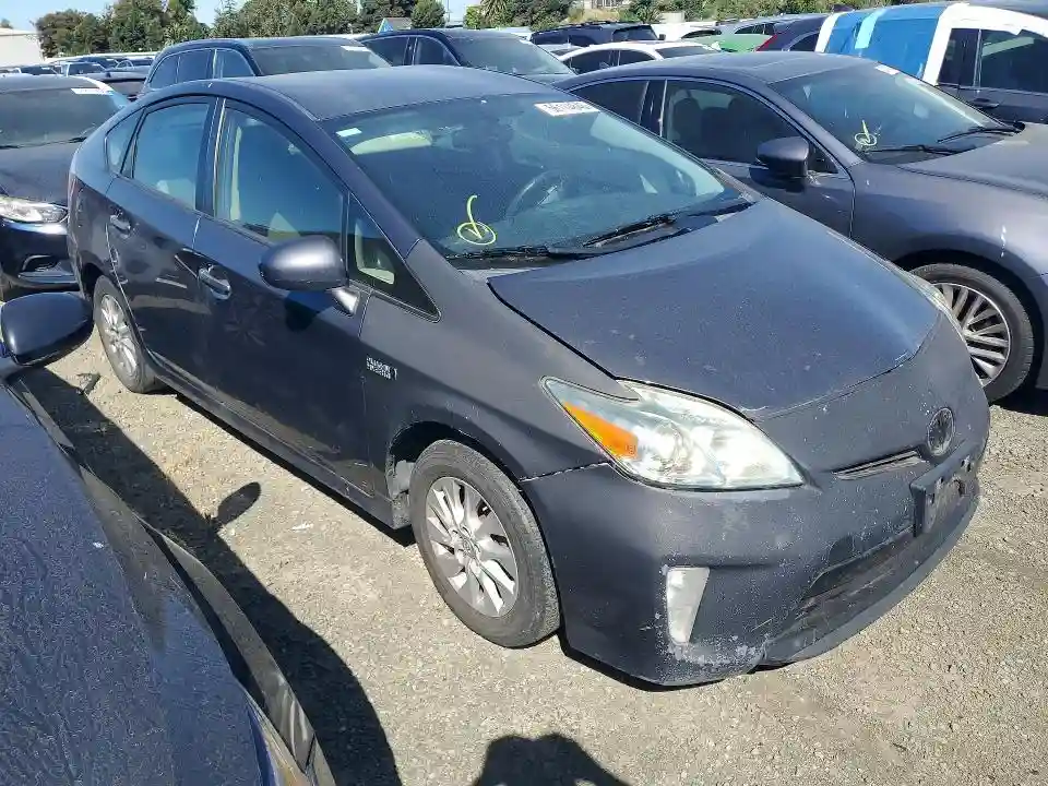 JTDKN3DPXF3074598 2015 TOYOTA PRIUS-3