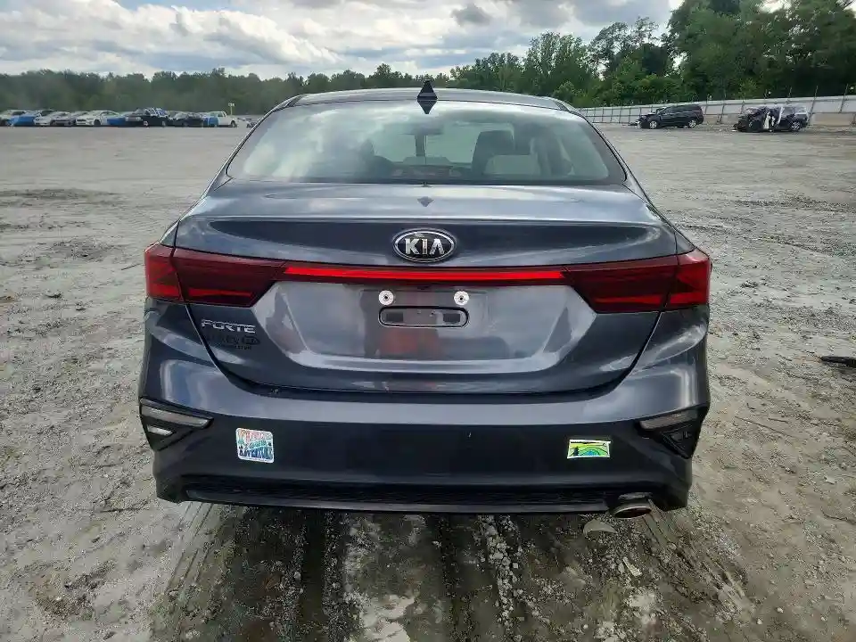 3KPF24AD6KE014038 2019 KIA FORTE LXS-5