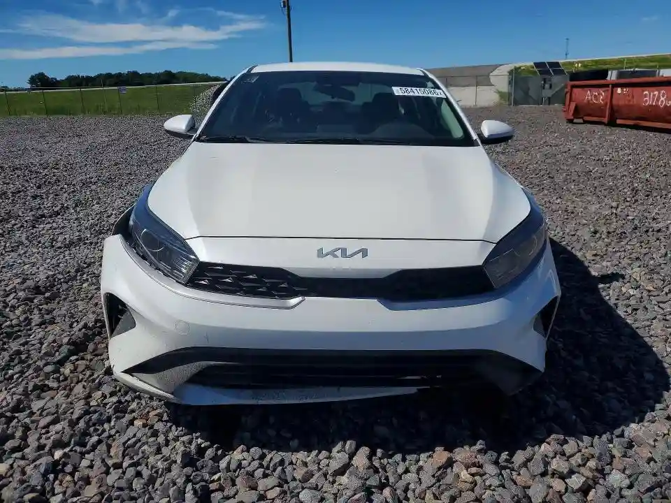 3KPF24AD1NE427652 2022 KIA FORTE LXS-4