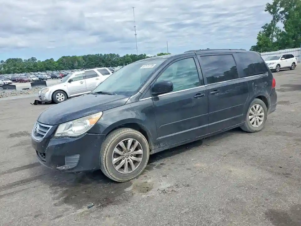 2C4RVABG8CR293780 2012 VOLKSWAGEN ROUTAN-0