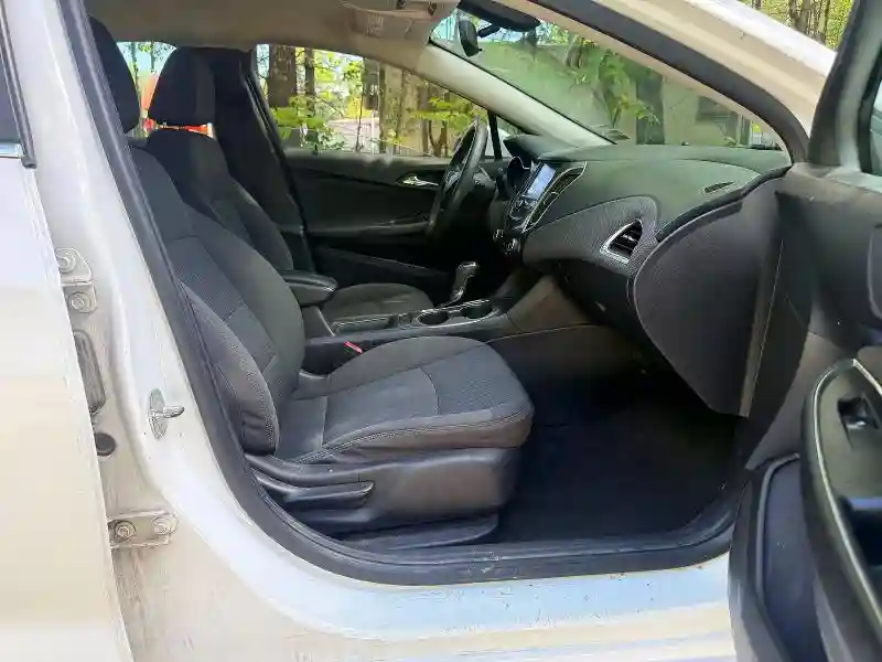 1G1BE5SM8J7234167 2018 CHEVROLET CRUZE-4