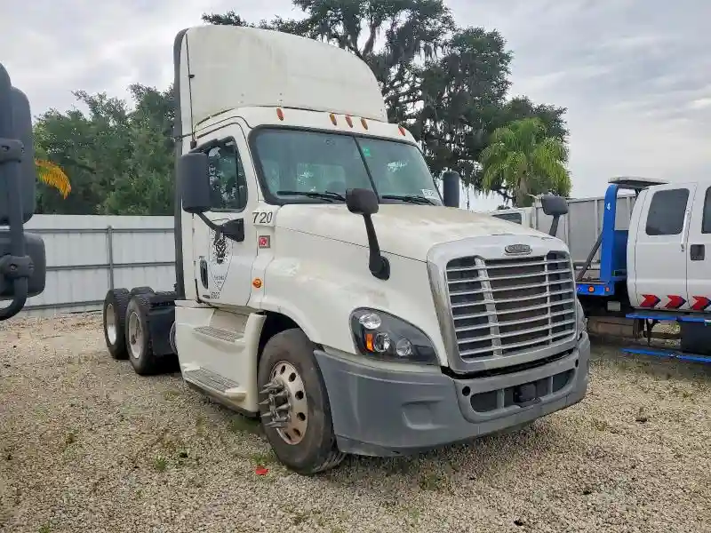 1FUJGEDRXHLHM7522 2017 FREIGHTLINER ALL OTHER-0