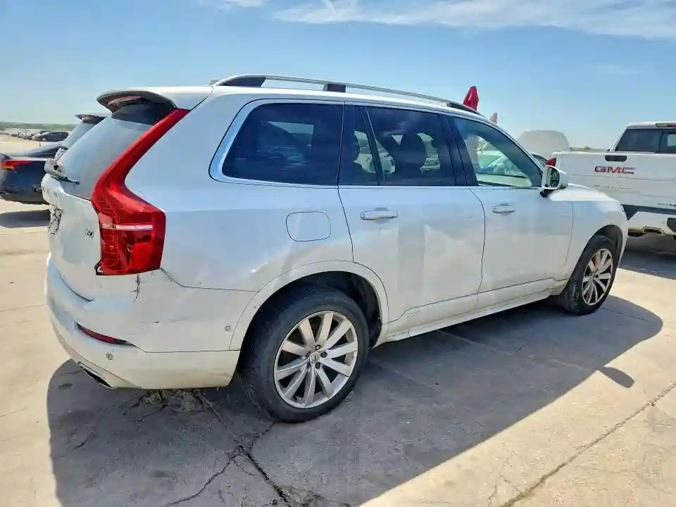YV4A22PKXJ1333641 2018 VOLVO XC90-2