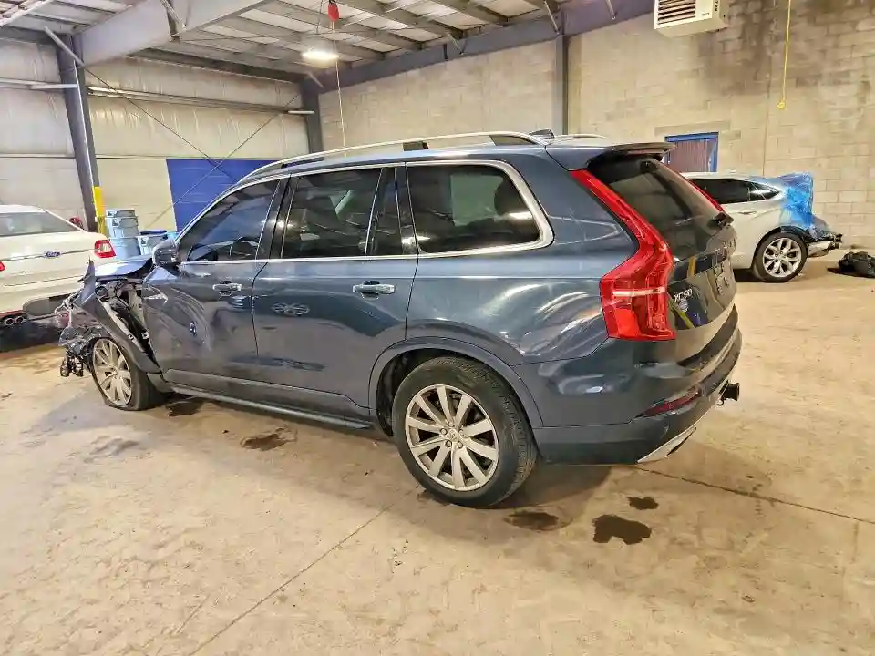 YV4A22PK1J1218927 2018 VOLVO XC90-1