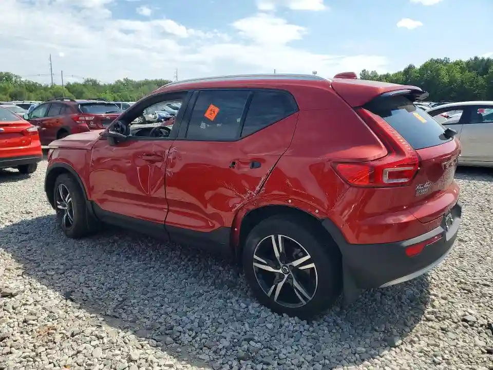 YV4L12UV0P2946140 2023 VOLVO XC40-1