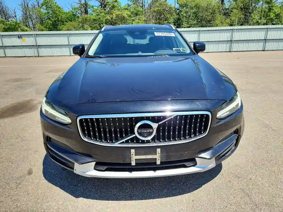YV4A22NL4J1020533 2018 VOLVO V90-4
