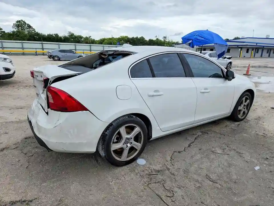 YV1622FS0C2035486 2012 VOLVO S60-2