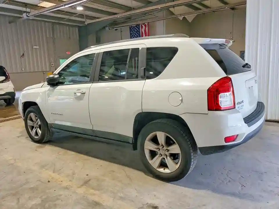 1J4NF1FBXBD278624 2011 JEEP COMPASS-1