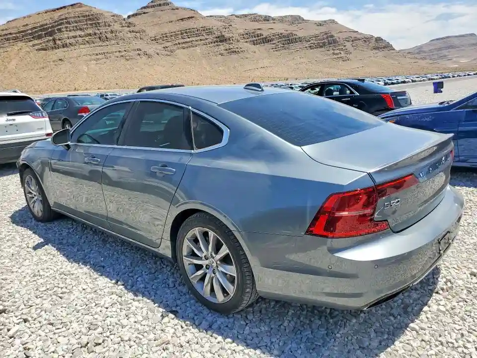 YV1A22MK0H1014972 2017 VOLVO S90-1