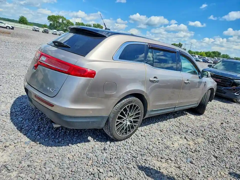 2LMHJ5AT5KBL00995 2019 LINCOLN MKT-2