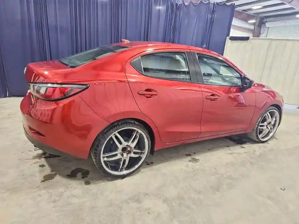 3MYDLBYV0KY521492 2019 TOYOTA YARIS-2