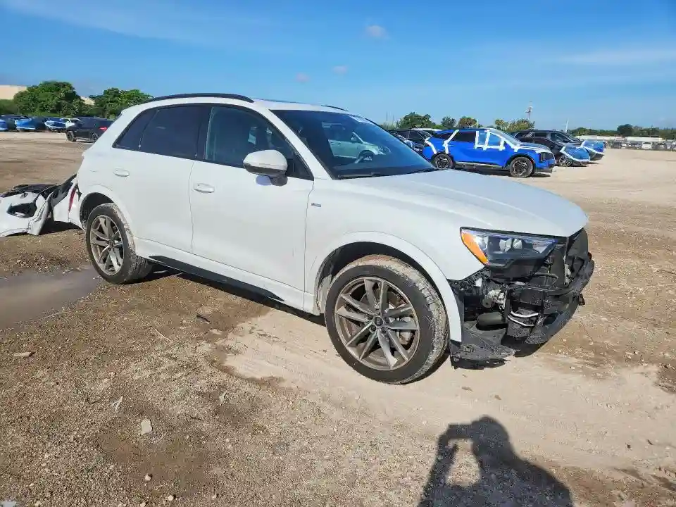 WA1DECF33N1134079 2022 AUDI Q3-3