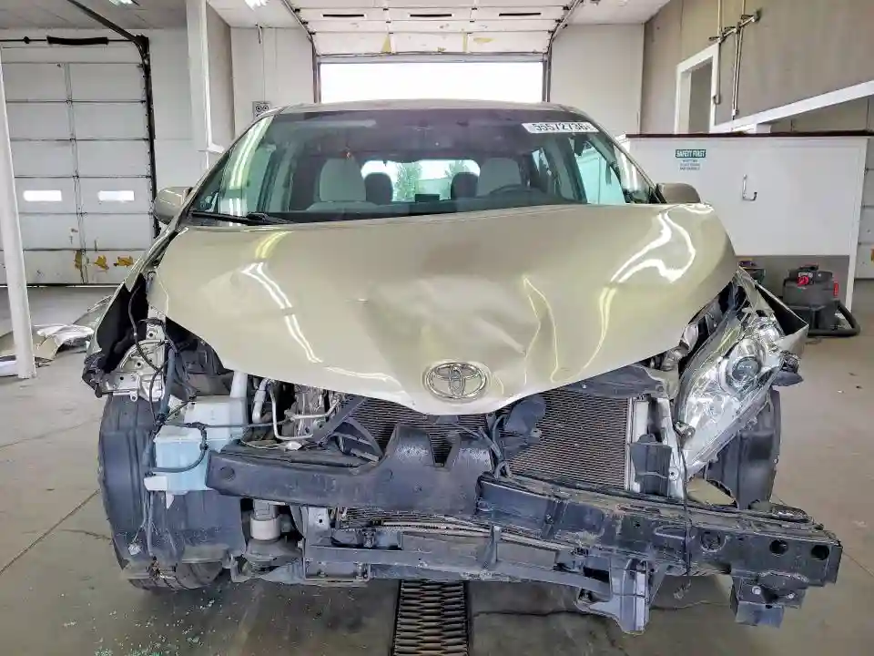 5TDKK3DC8FS627771 2015 TOYOTA SIENNA-4