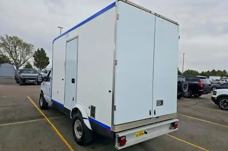 1FDWE3FN5RDD00733 2024 FORD ECONOLINE-2