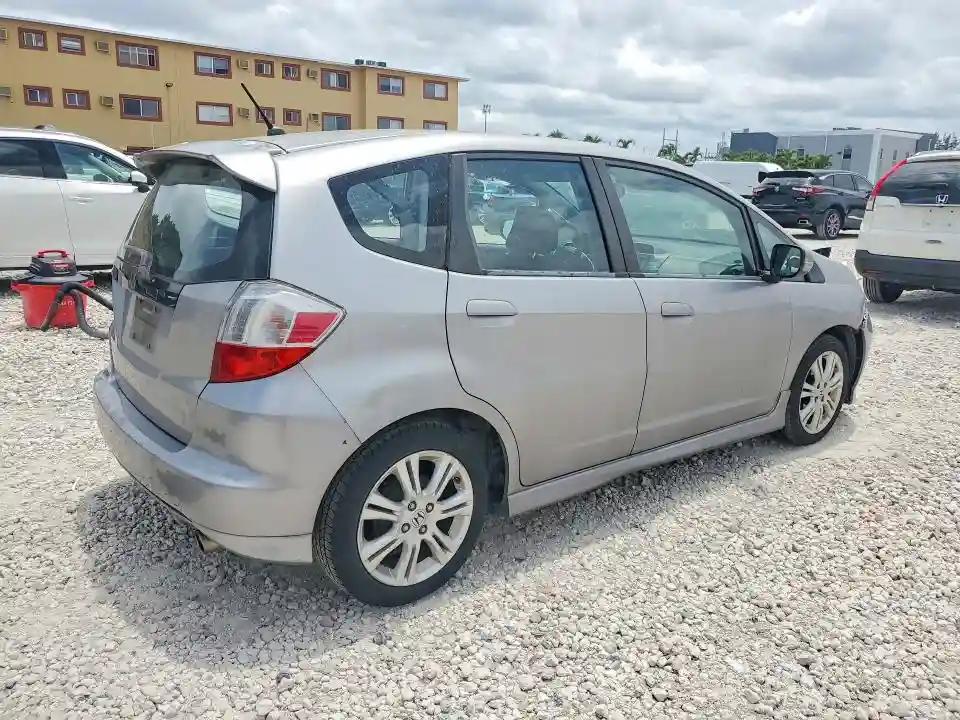 JHMGE8H69AS018914 2010 HONDA FIT-2