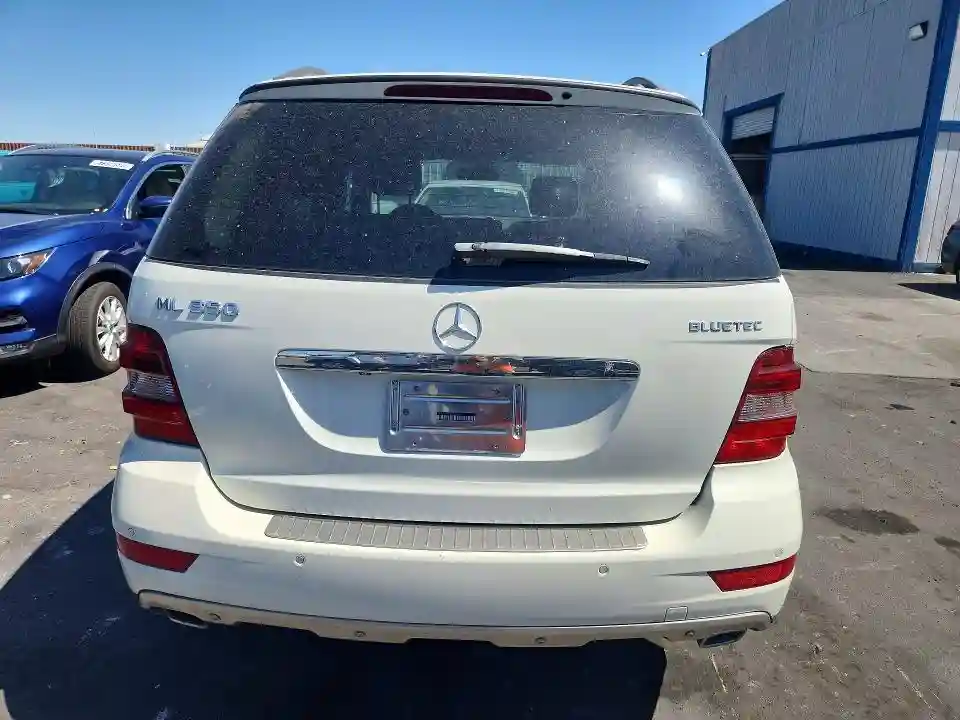 4JGBB2FB5AA535310 2010 MERCEDES-BENZ M-CLASS-5
