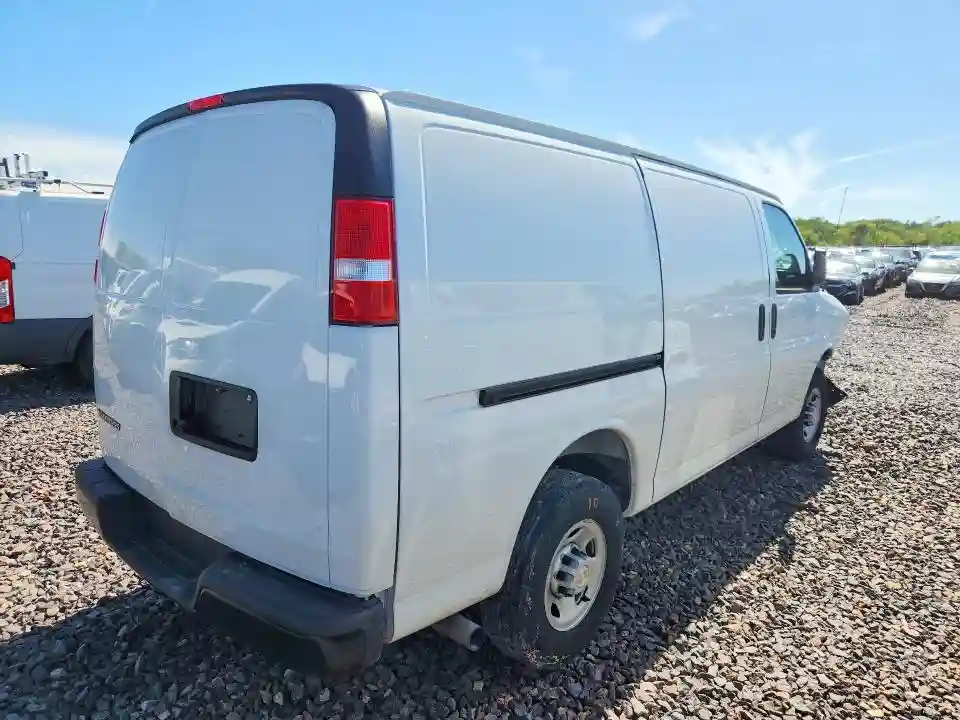 1GCWGAFP6S1255992 2025 CHEVROLET EXPRESS-2
