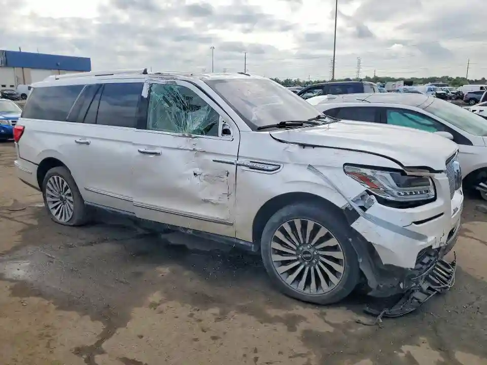 5LMJJ3LT3KEL05287 2019 LINCOLN NAVIGATOR-3