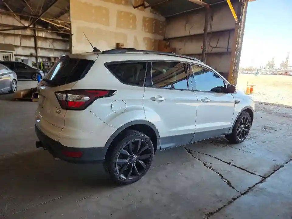 1FMCU0HDXJUD05486 2018 FORD ESCAPE-2